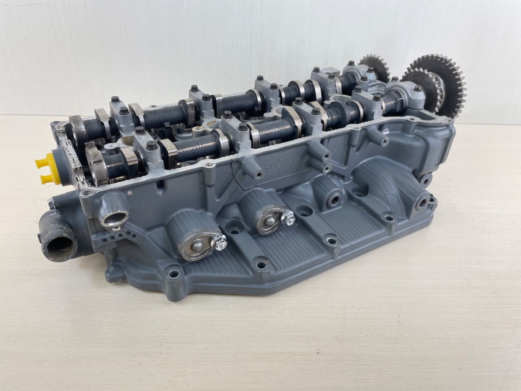 2005 Suzuki DF140 140HP 4 Stroke Outboard Cylinder Head Assembly 11100-90J11