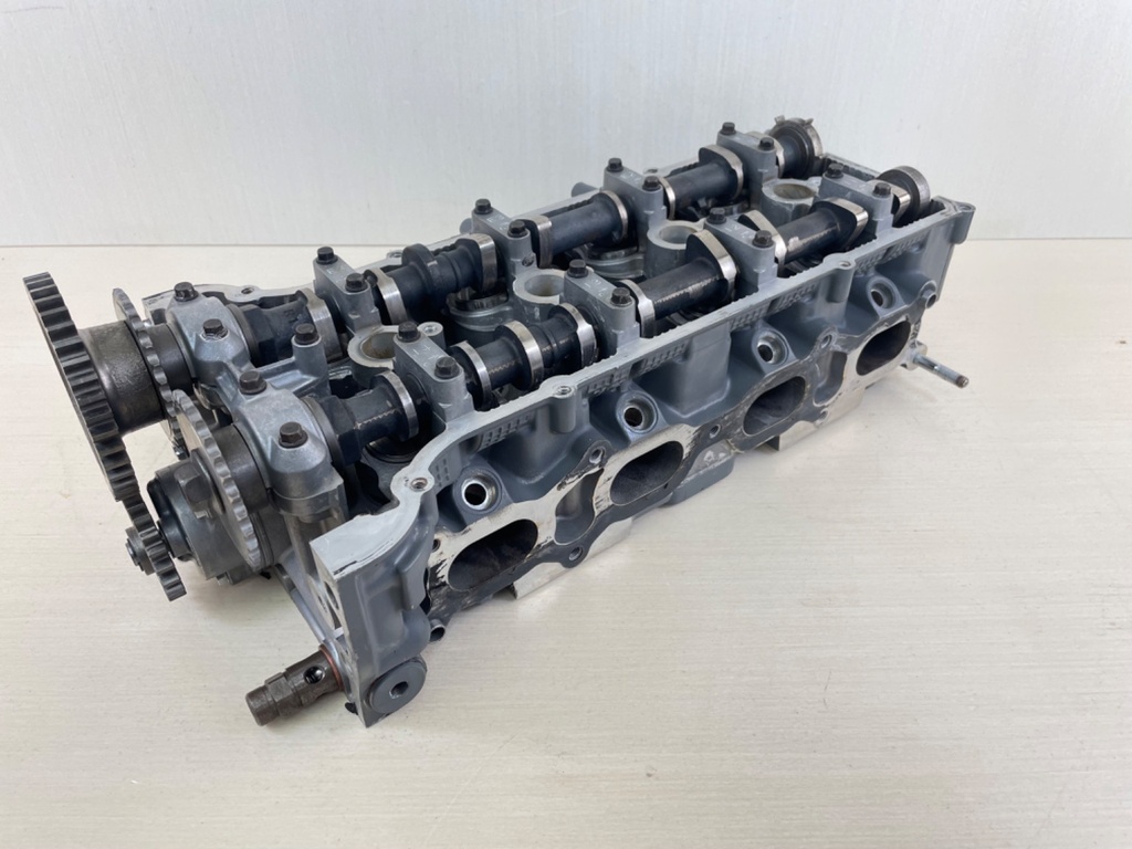 2005 Suzuki DF140 140HP 4 Stroke Outboard Cylinder Head Assembly 11100-90J11