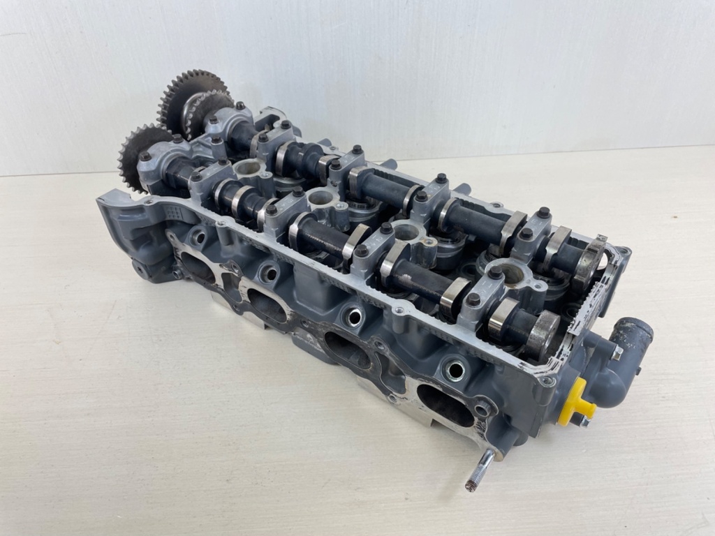 2005 Suzuki DF140 140HP 4 Stroke Outboard Cylinder Head Assembly 11100-90J11