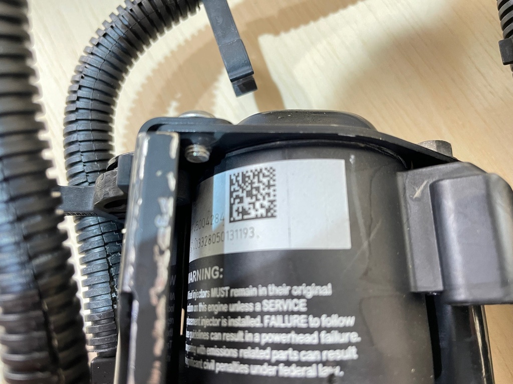 2004 Evinrude Ficht 225HP Injector Port & Starboard Side