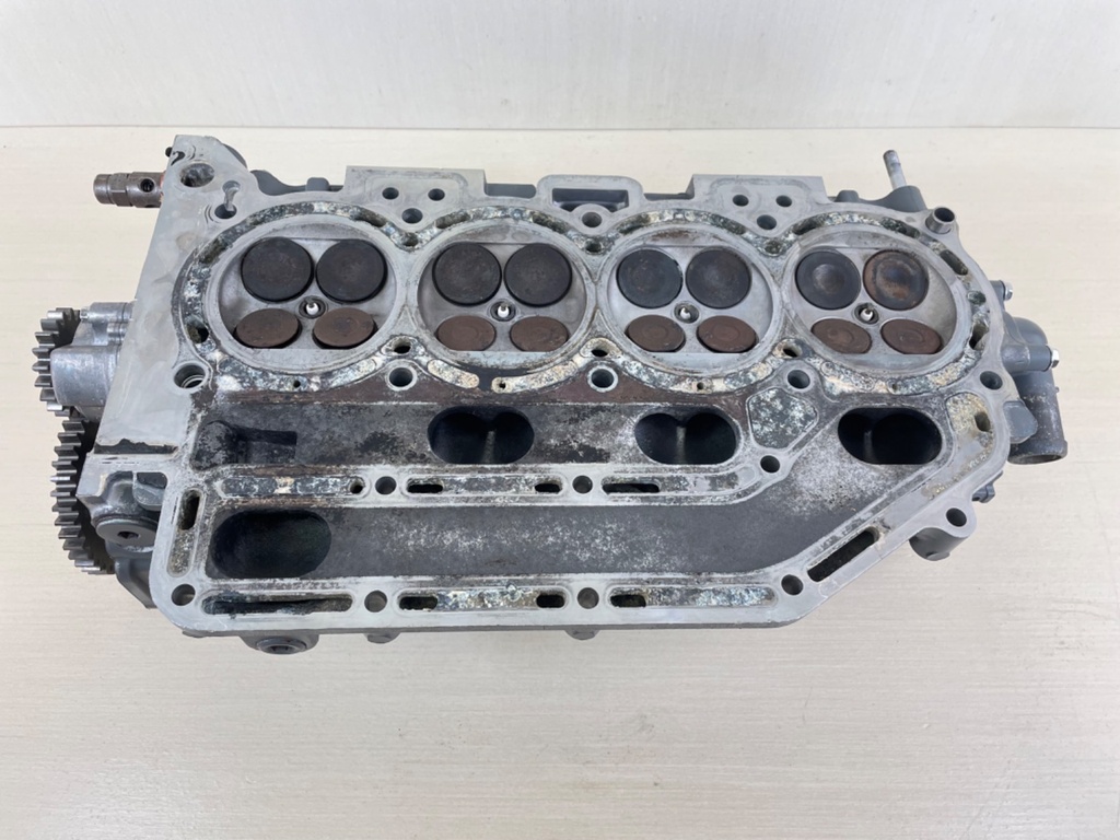 2005 Suzuki DF140 140HP 4 Stroke Outboard Cylinder Head Assembly 11100-90J11