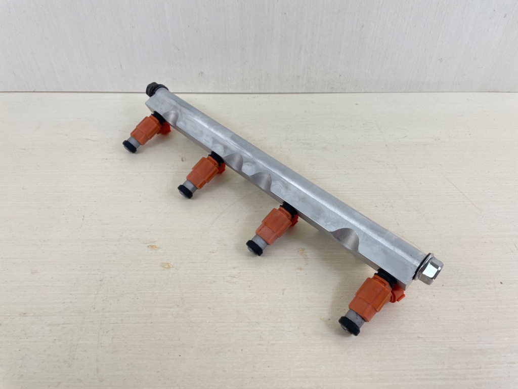 2005 Suzuki 140HP 4 Stroke Outboard Fuel Injector Set With Pipe 15751-90J03