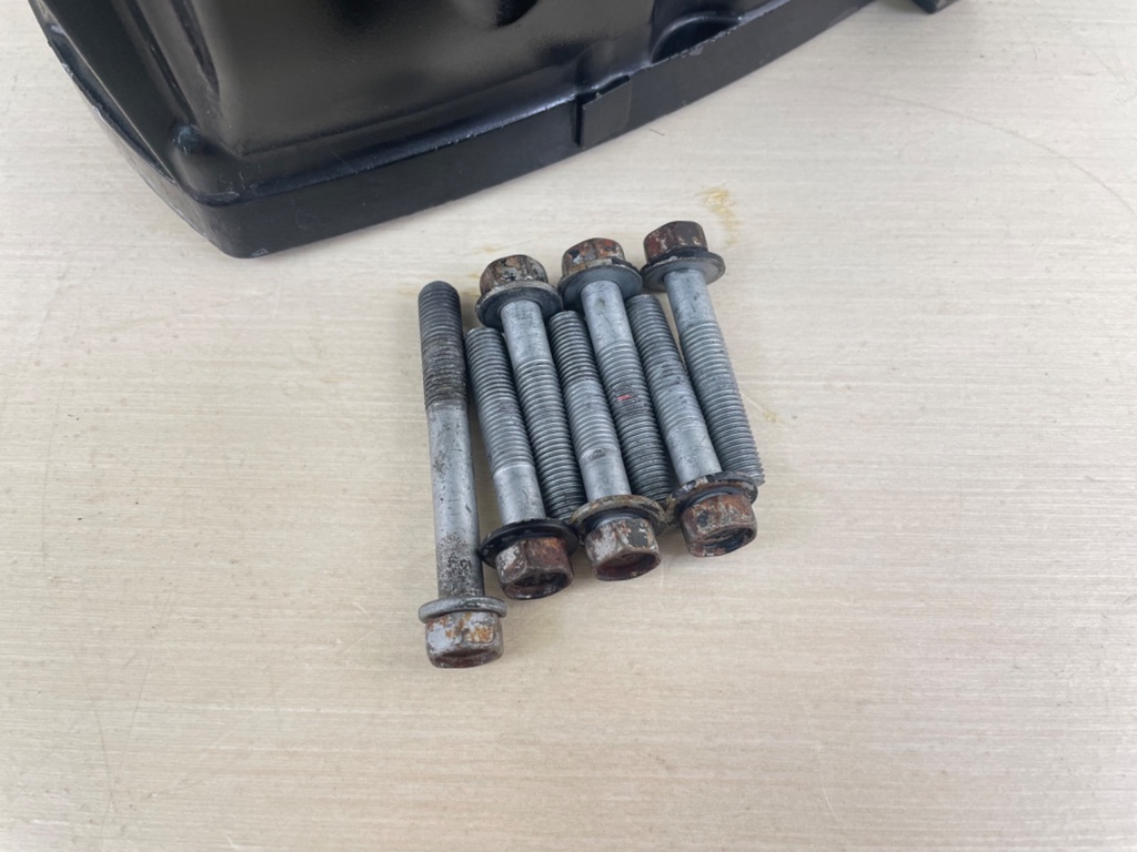 2005 Suzuki 140HP DF140 4 Stroke Outboard Oil Pan Assembly 11501-90J04-0EP