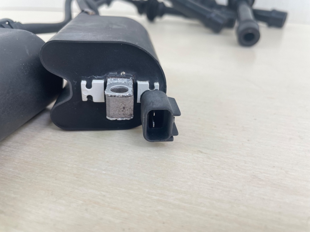 2005 Suzuki 140HP DF140 4 Stroke Outboard Ignition Coil Set With Plug Wires 