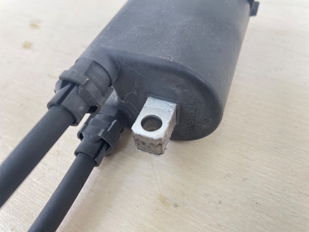 2005 Suzuki 140HP DF140 4 Stroke Outboard Ignition Coil Set With Plug Wires 