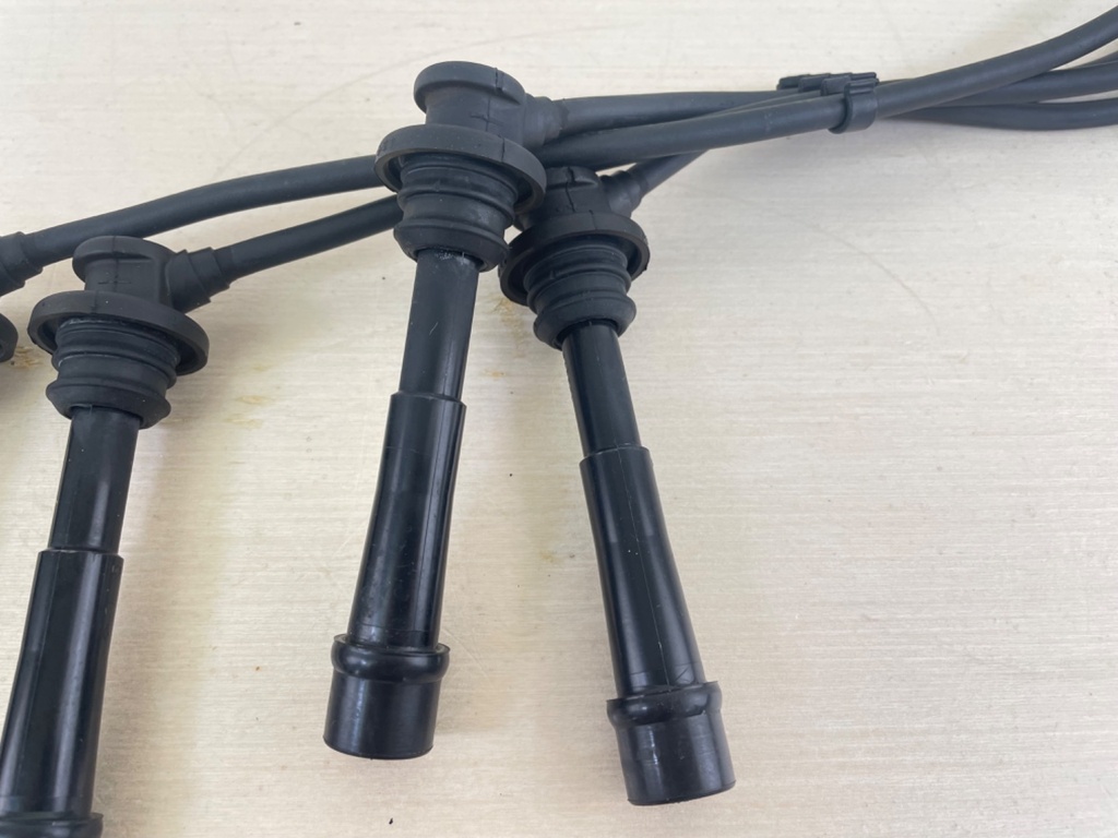 2005 Suzuki 140HP DF140 4 Stroke Outboard Ignition Coil Set With Plug Wires 