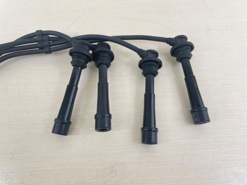 2005 Suzuki 140HP DF140 4 Stroke Outboard Ignition Coil Set With Plug Wires 