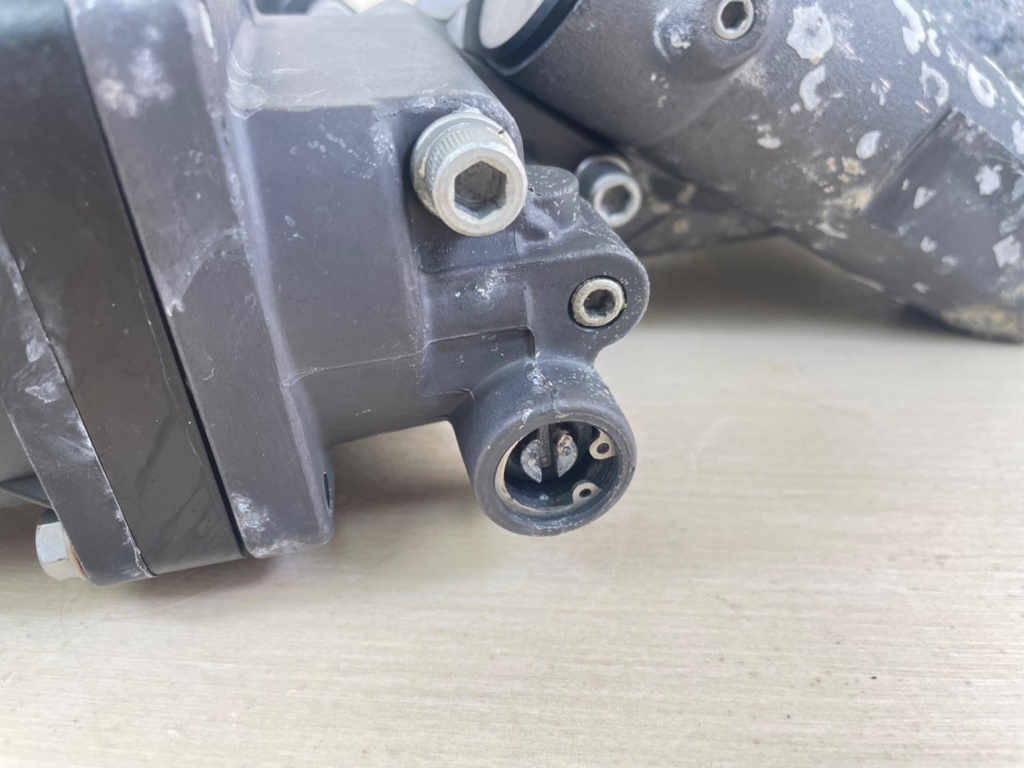 2002-2011 Suzuki DF140 140HP 4 Stroke Outboard Power Trim Tilt Unit 48503-92J04 