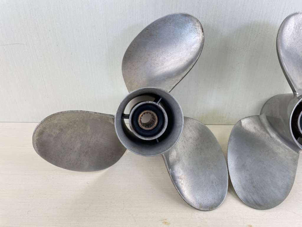 Suzuki Stainless Steel 3 Blade 14" x 20P Propeller Prop Pair Set