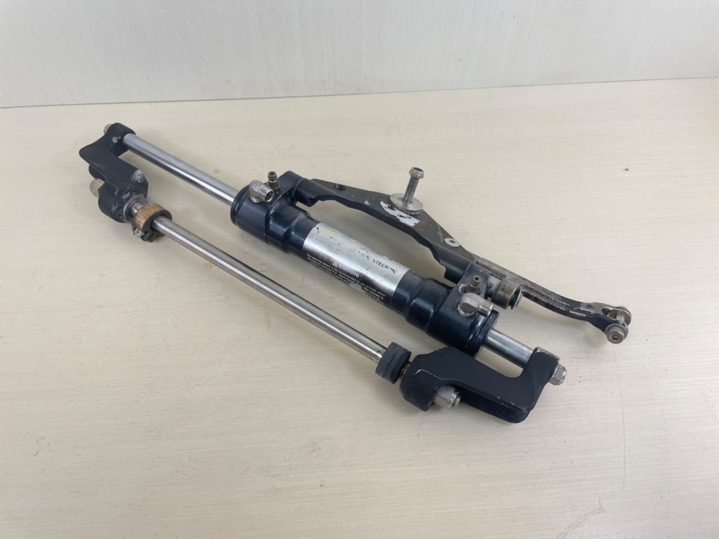 SeaStar Front Mount Outboard Hydraulic Steering Cylinder Assembly Ram HC5345