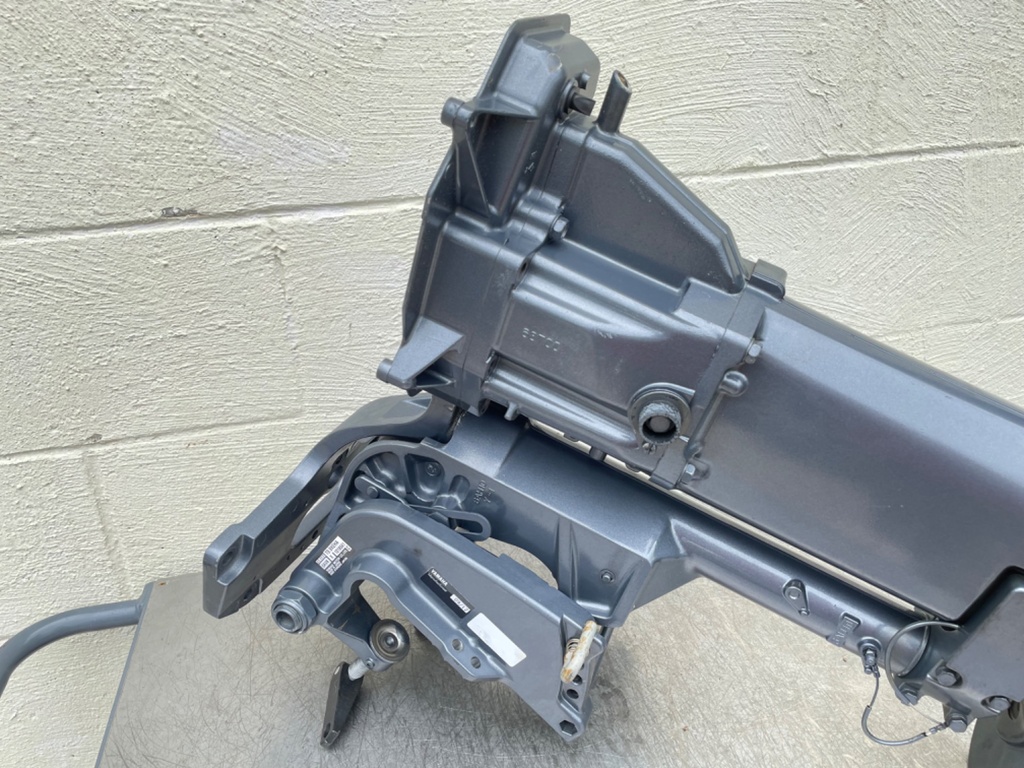 2012 Yamaha 9.9HP 4 Stroke Outboard 20" Long Mid Section Swivel Bracket Steering