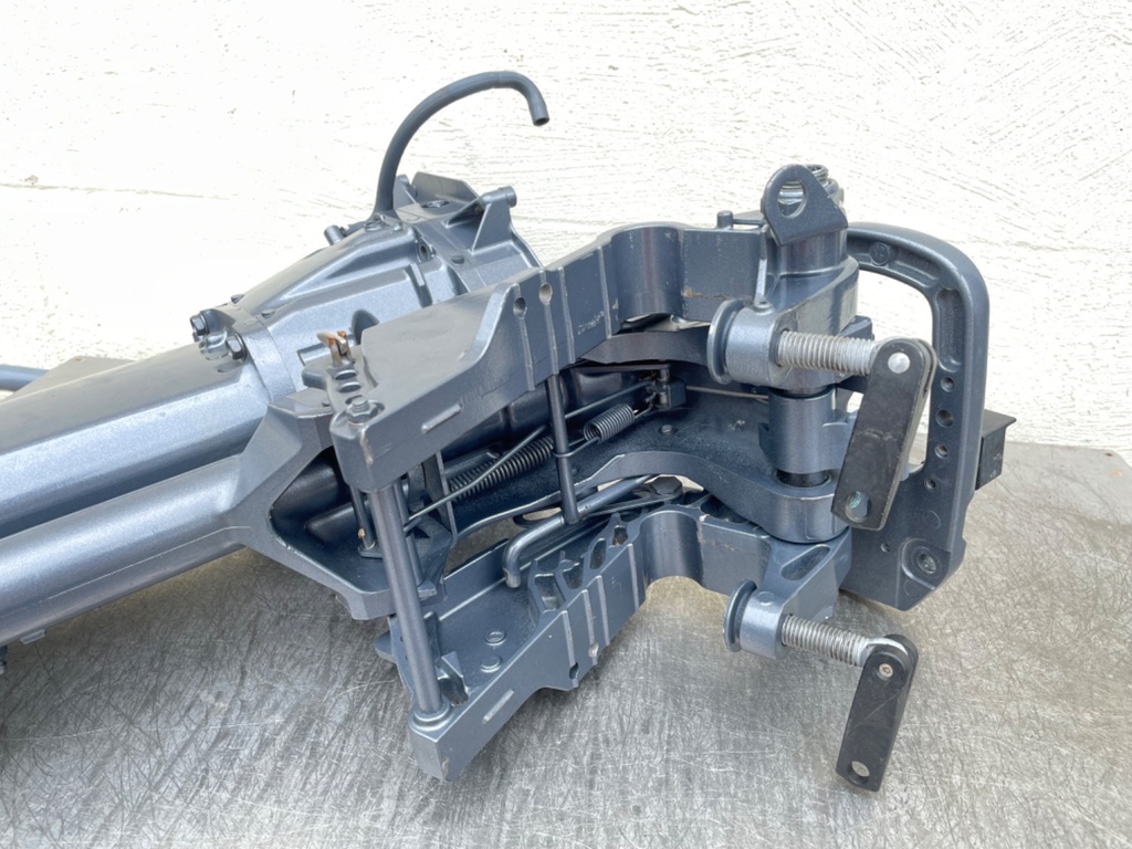 2012 Yamaha 9.9HP 4 Stroke Outboard 20" Long Mid Section Swivel Bracket Steering
