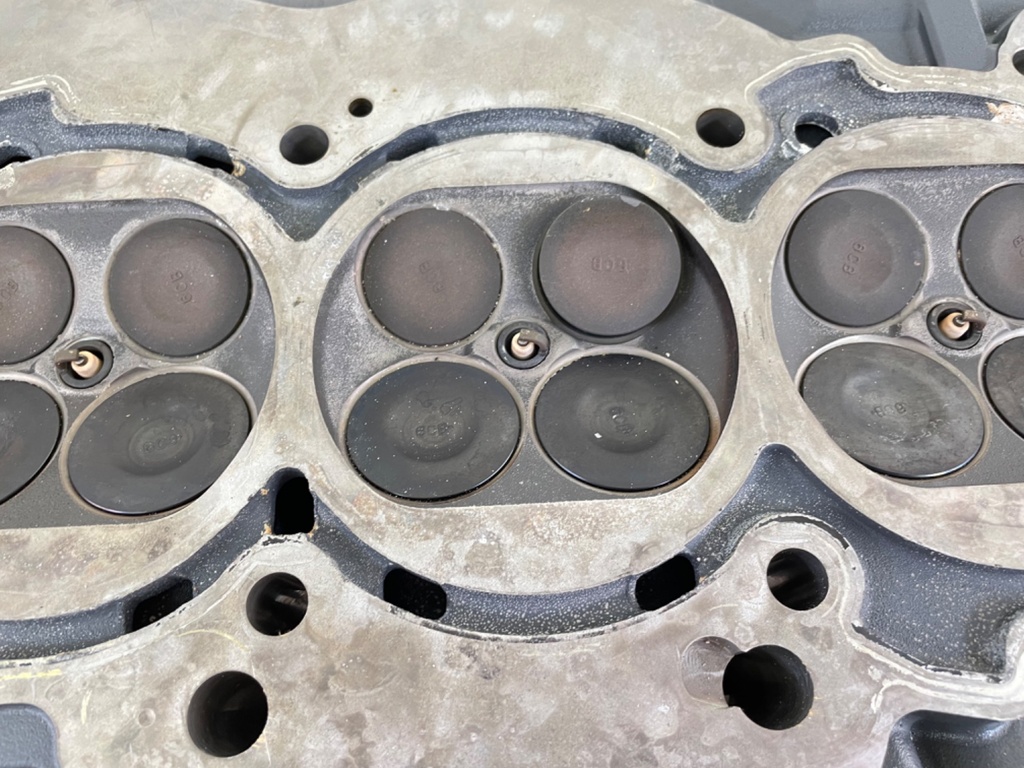 2012 + Yamaha F 350 HP Outboard Port Side Cylinder Head Assembly 6AW-W009A-01-9S