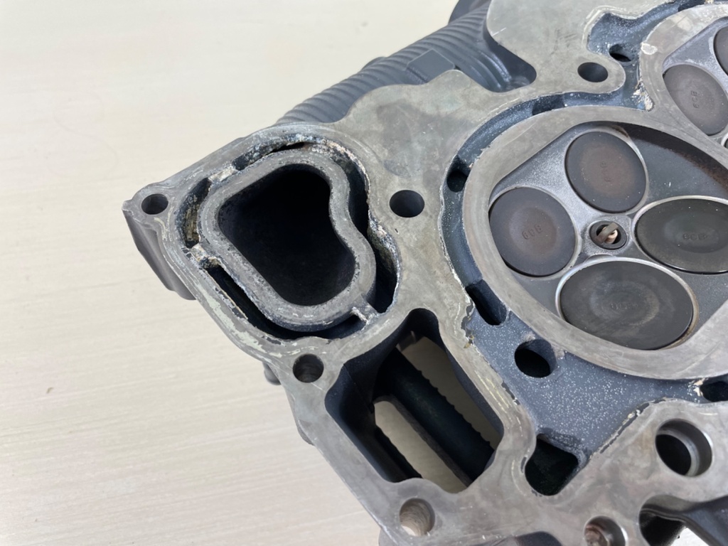 2012 + Yamaha F 350 HP Outboard Port Side Cylinder Head Assembly 6AW-W009A-01-9S