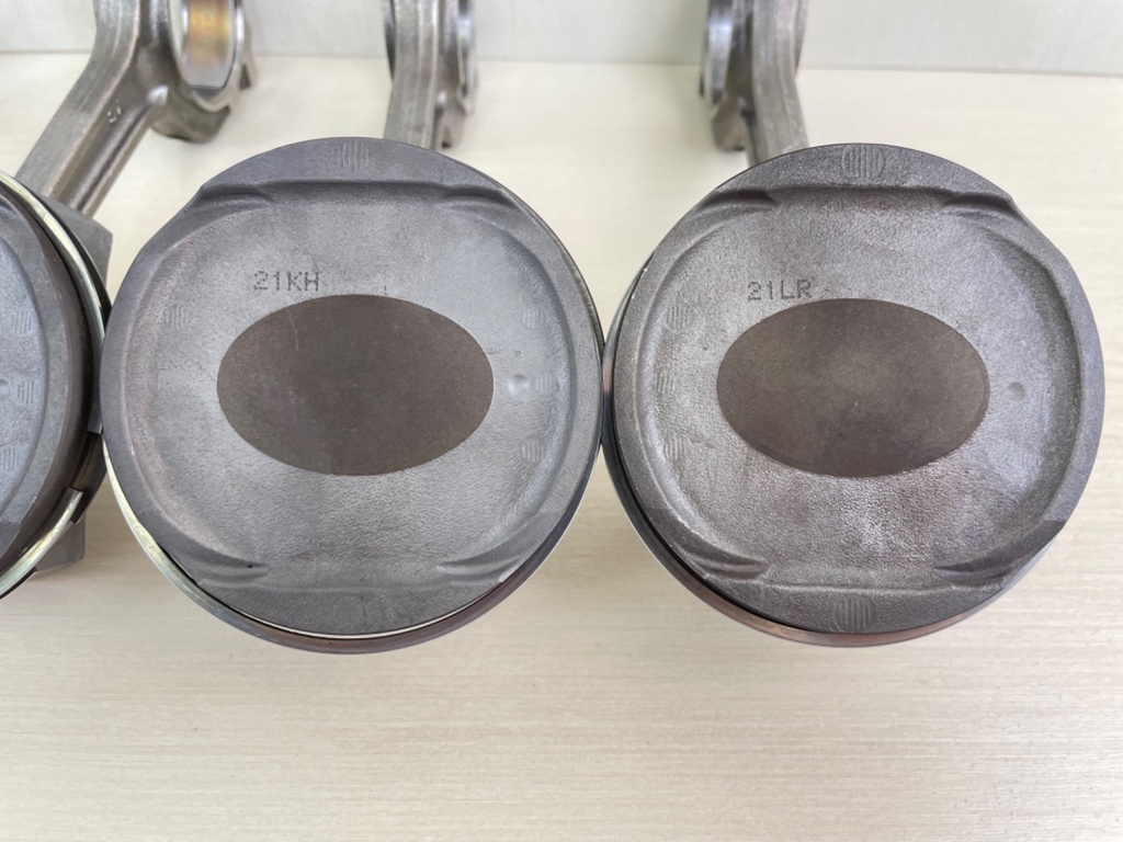 2014 Yamaha F350 350HP 4 Stroke Outboard Piston & Connecting Rod Set 6AW-11631-10-93