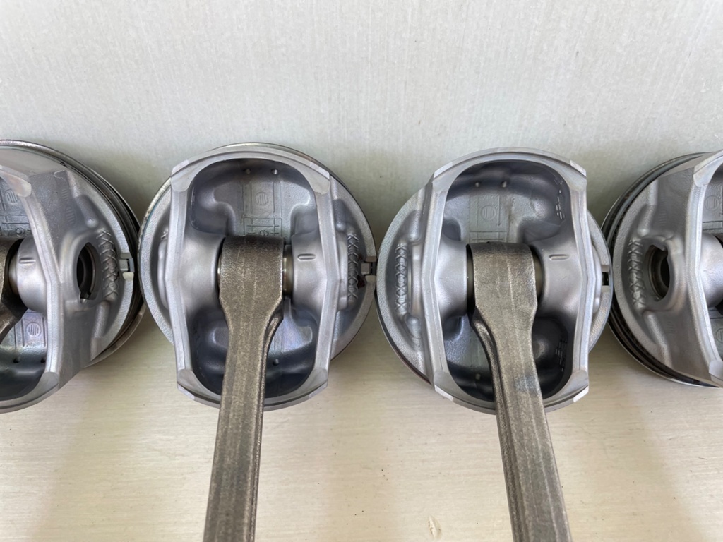 2014 Yamaha F350 350HP 4 Stroke Outboard Piston & Connecting Rod Set 6AW-11631-10-93