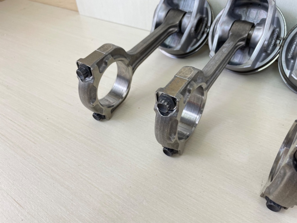 2014 Yamaha F350 350HP 4 Stroke Outboard Piston & Connecting Rod Set 6AW-11631-10-93