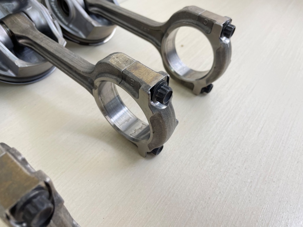 2014 Yamaha F350 350HP 4 Stroke Outboard Piston & Connecting Rod Set 6AW-11631-10-93