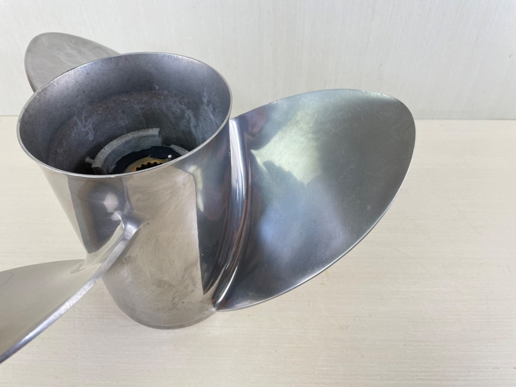 Saltwater Series XL Prop - 3 Blade 15.5 x 19 RH Stainless Steel