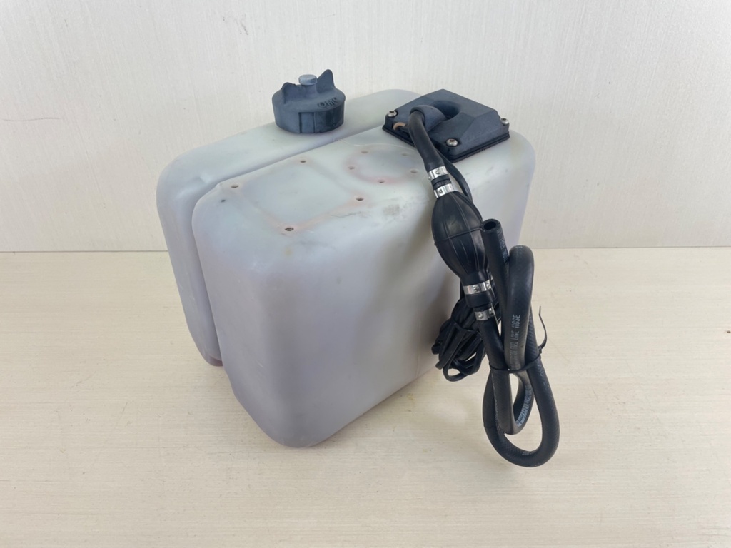 Johnson Evinrude 2 Stroke Outboard Remote Oil Supply Tank 1.8 Gallons 0176712