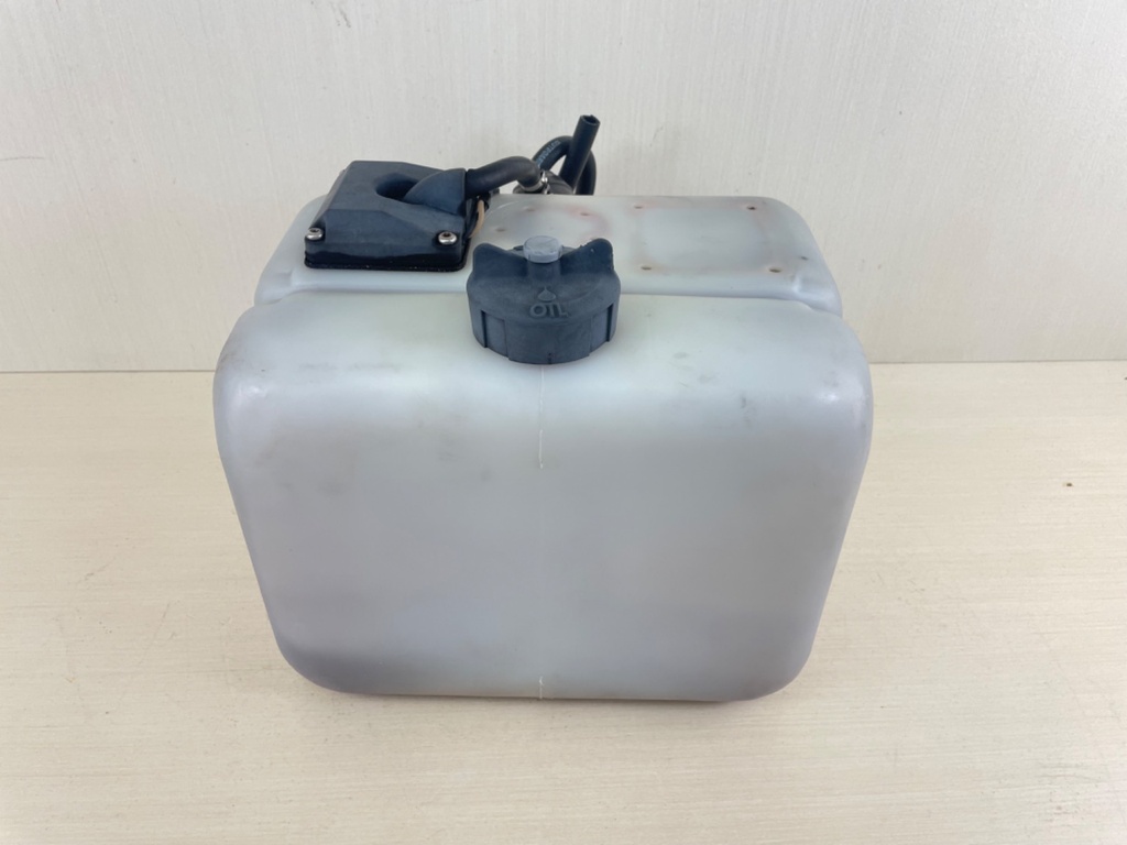 Johnson Evinrude 2 Stroke Outboard Remote Oil Supply Tank 1.8 Gallons 0176712