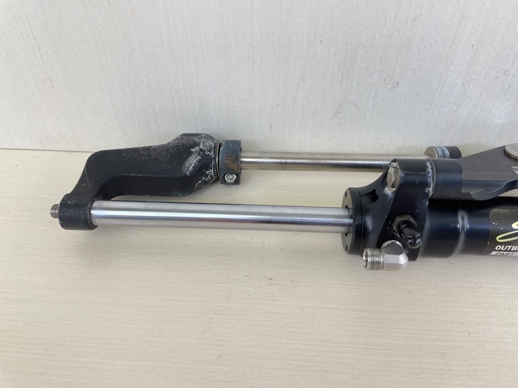 SeaStar Front Mount Outboard Hydraulic Steering Cylinder Assembly HC5358