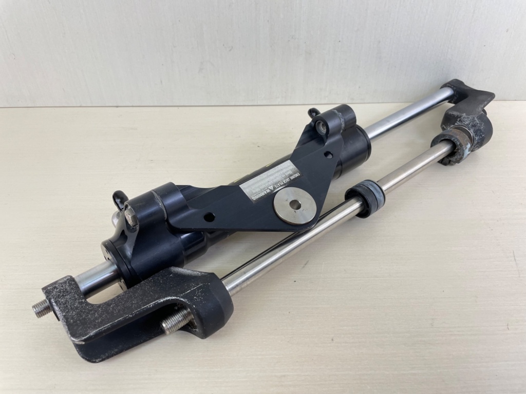SeaStar Front Mount Outboard Hydraulic Steering Cylinder Assembly HC5358
