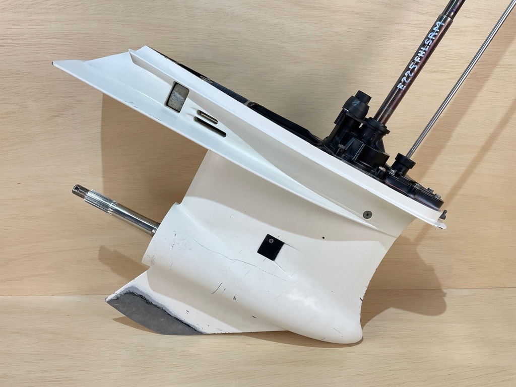 Evinrude Johnson Lightning 2 L2 Lower Unit Gear Case Assembly