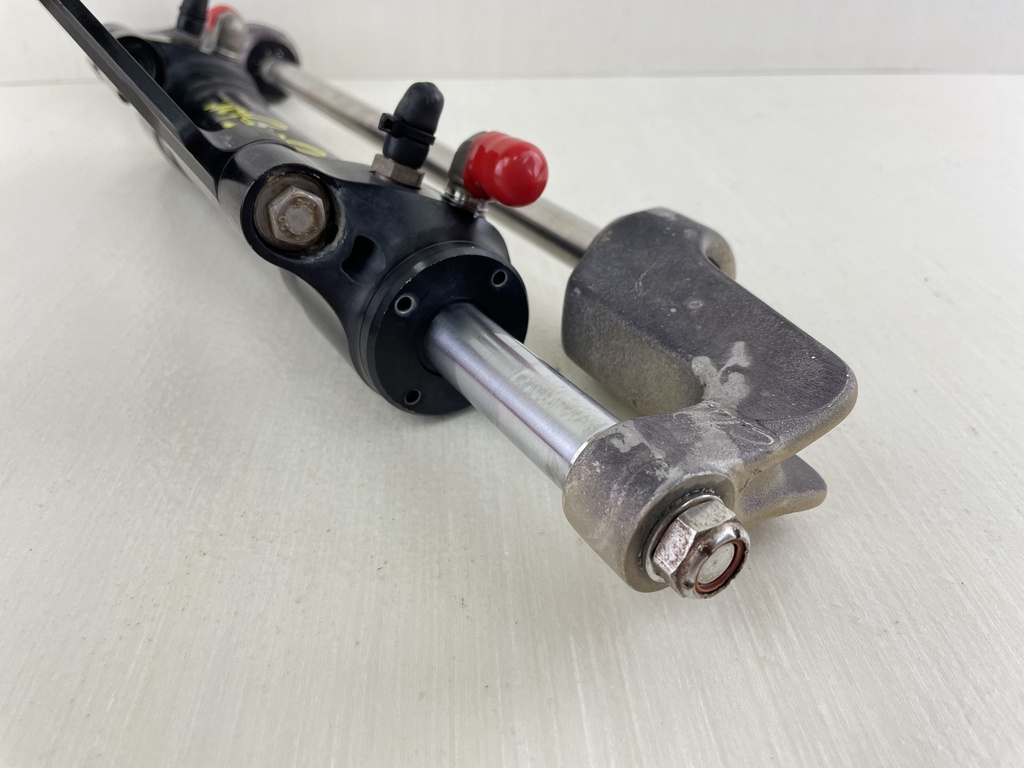 SeaStar Front Mount Outboard Hydraulic Steering Cylinder Ram HC5358