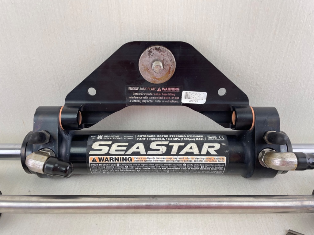 SeaStar Front Mount Outboard Hydraulic Steering Cylinder Assembly HC5358-3