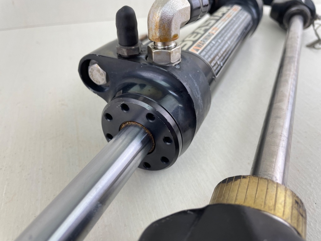 SeaStar Front Mount Outboard Hydraulic Steering Cylinder Assembly HC5358-3