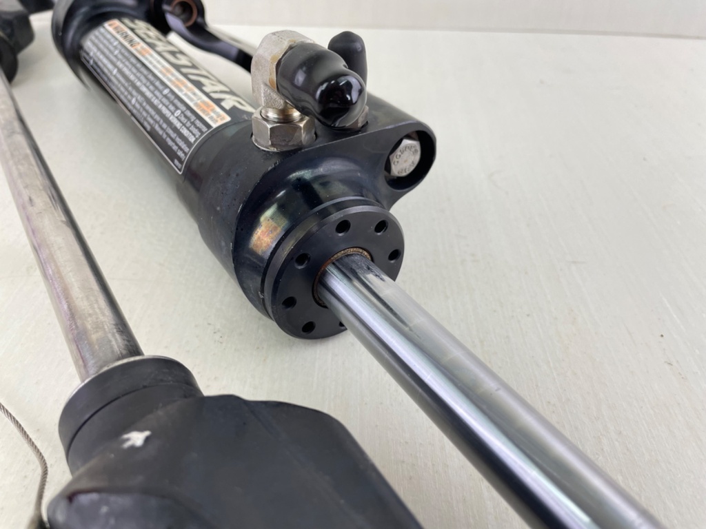 SeaStar Front Mount Outboard Hydraulic Steering Cylinder Assembly HC5358-3