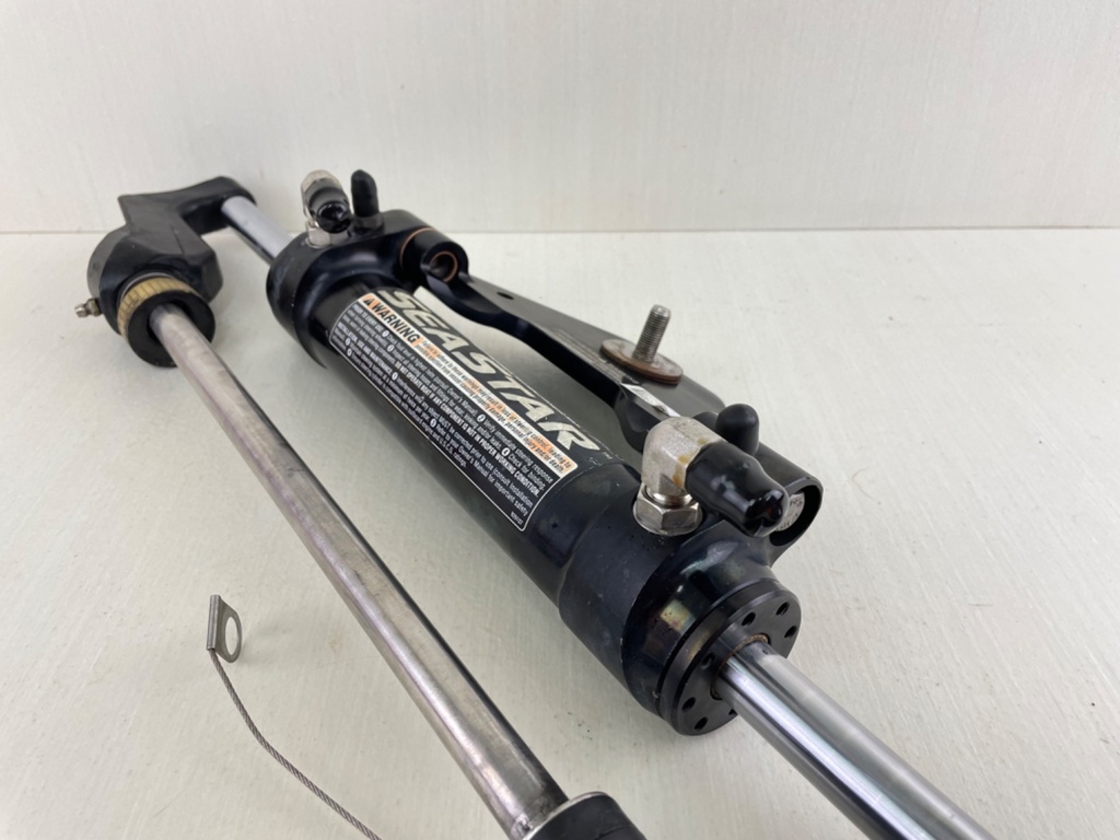 SeaStar Front Mount Outboard Hydraulic Steering Cylinder Assembly HC5358-3