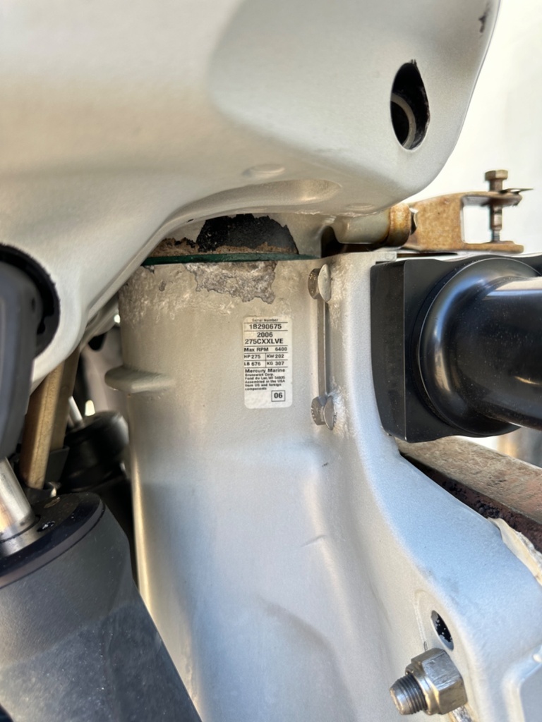 2006 Twin Mercury Verado 275HP Outboard Engines 30" - 902 Hours