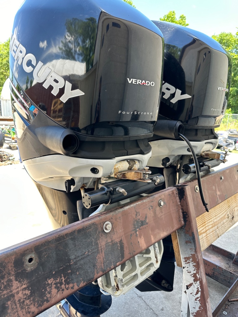 2006 Twin Mercury Verado 275HP Outboard Engines 30" - 902 Hours