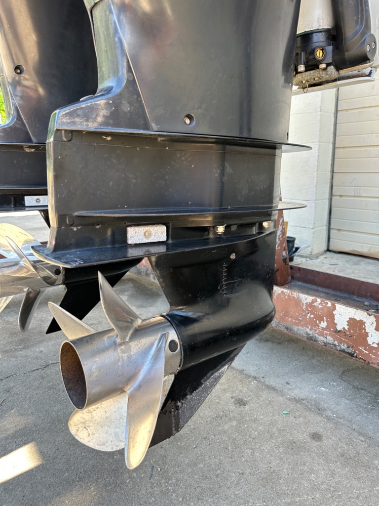 2006 Twin Mercury Verado 275HP Outboard Engines 30" - 902 Hours