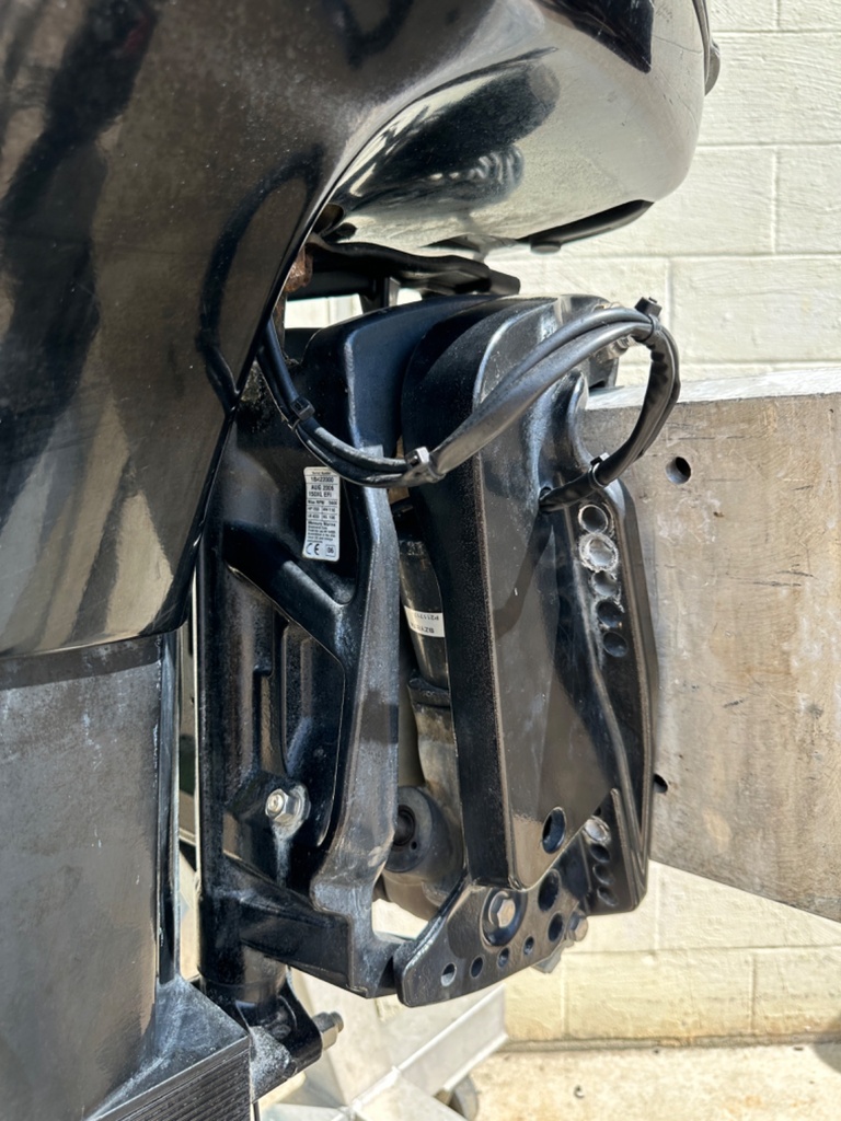 2006 Mercury 150HP 2 Stroke EFI Outboard Engine 25" Shaft 302 Hours