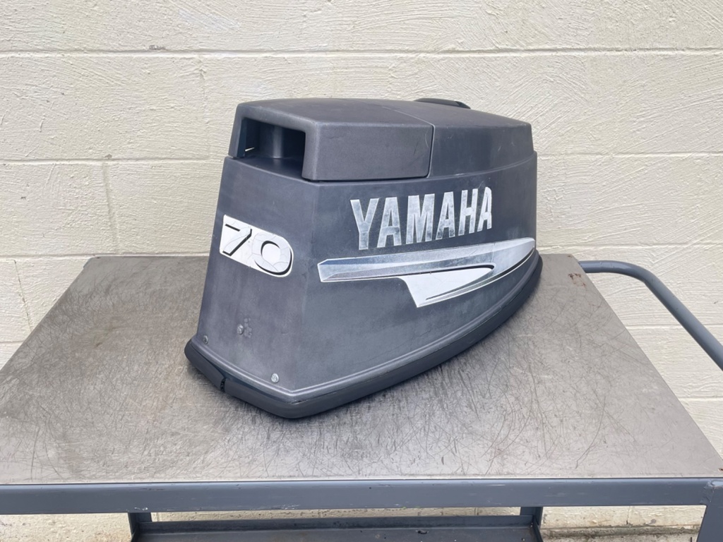2000-2006 Yamaha 70HP 2 Stroke Outboard Top Cover Cowling Hood