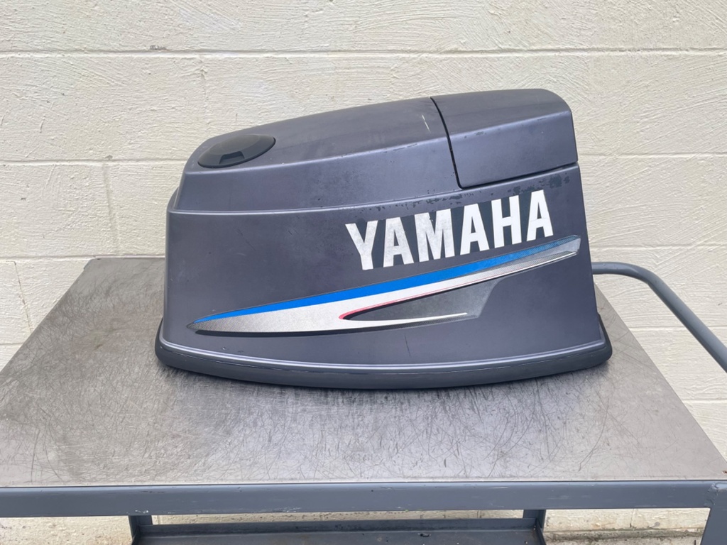 2000-2006 Yamaha 70HP 2 Stroke Outboard Top Cover Cowling Hood