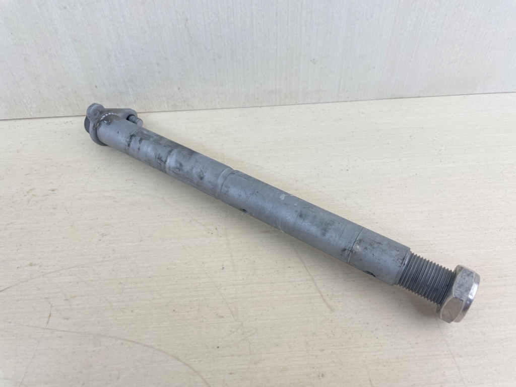 2020 Yamaha F200 200HP 4 Stroke Outboard Clamp Bracket Bolt 64E-43131-30-00