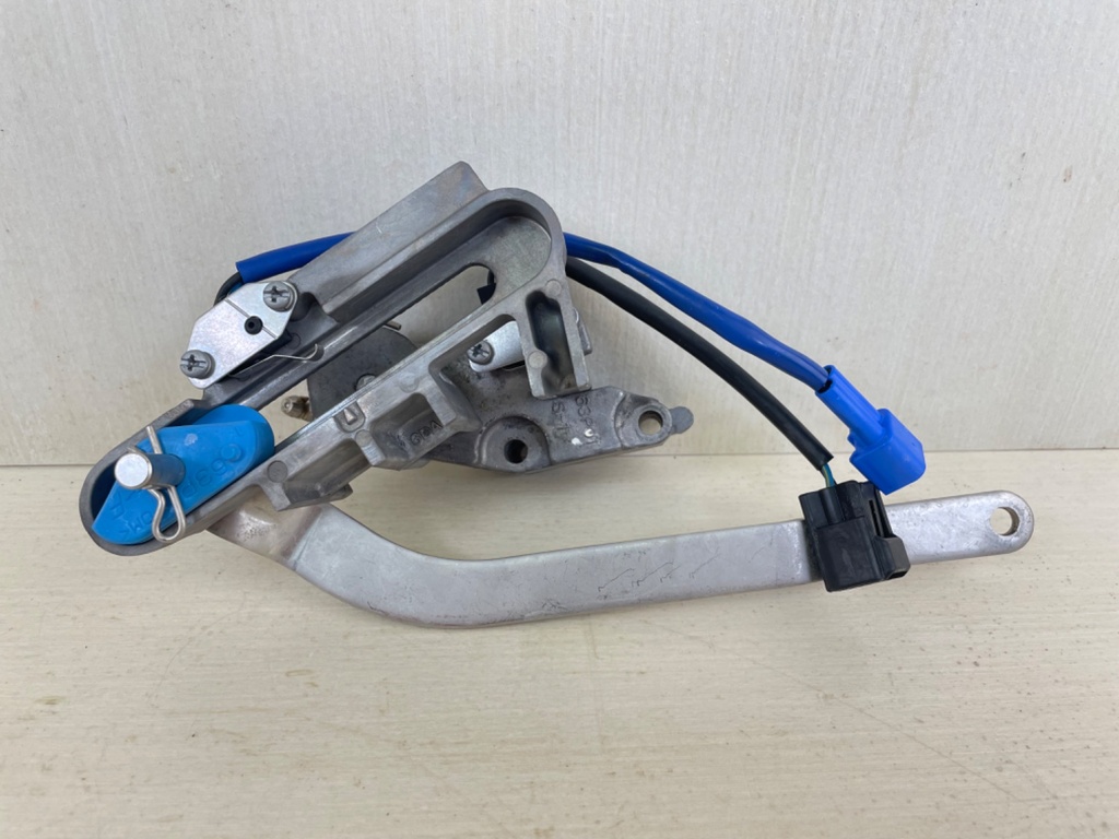 2020 Yamaha 150HP 4 Stroke Outboard Switch & Bracket Assembly 69J-8259F-00-00