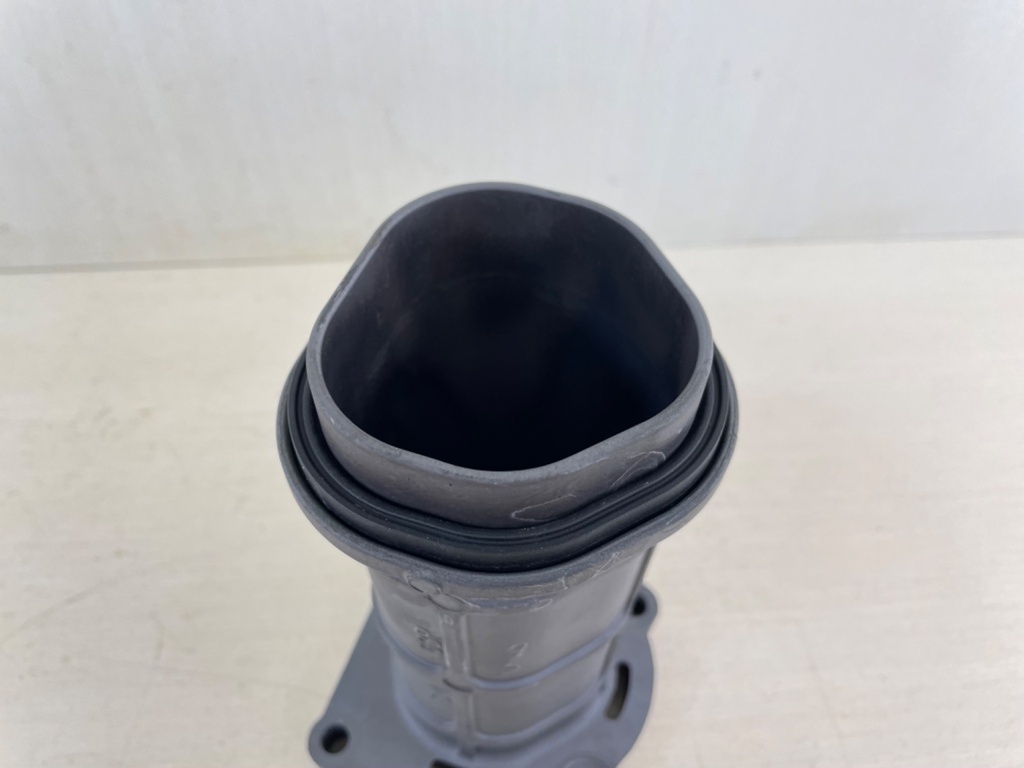 08-17 Yamaha 150 175 200 HP 4 Stroke Outboard Exhaust Manifold 63P-41131-01-9S