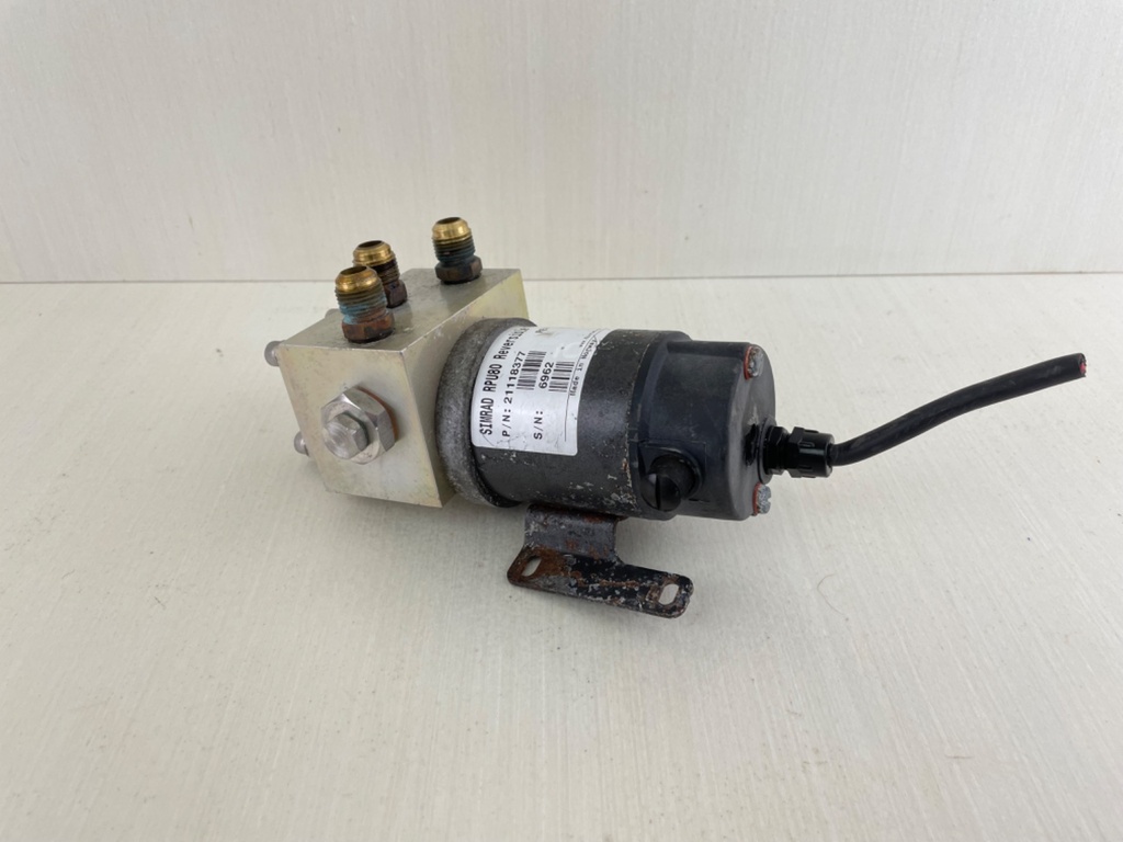 Simrad RPU80 12V Hydraulic Reversible Autopilot Pump