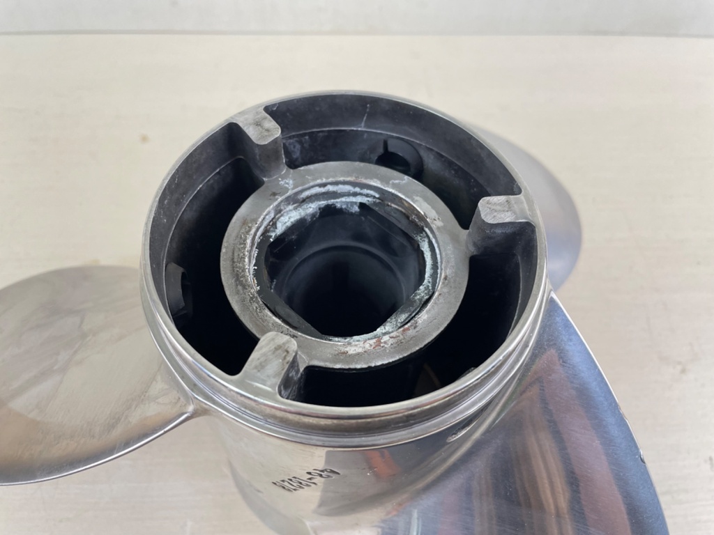 Mercury 48-18278A46 15 1/2 x 17 Propeller Outboard Engine Standard Rotation RH