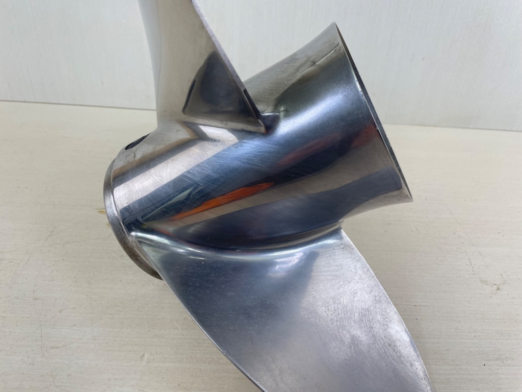 Mercury 48-18278A46 15 1/2 x 17 Propeller Outboard Engine Standard Rotation RH