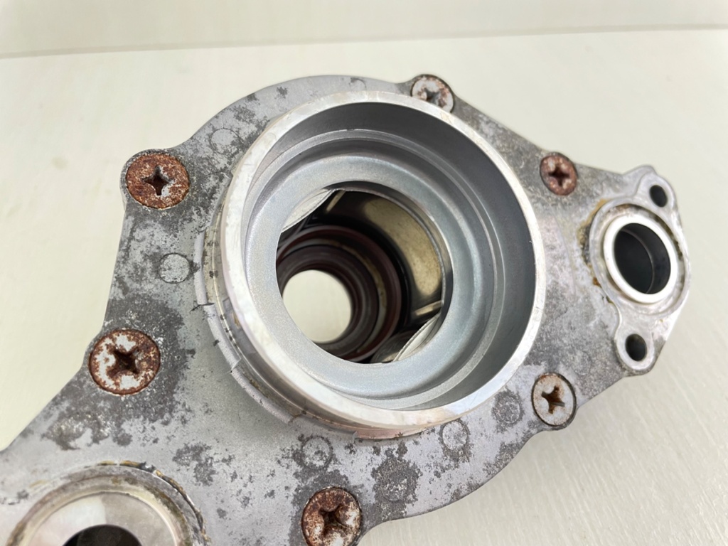 2014 Yamaha 150HP 4 Stroke Outboard Oil Pump Assembly 63P-13300-02-00