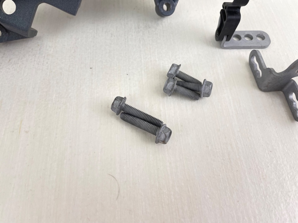 05-2014 Yamaha 150HP 4 Stroke Outboard Cable Cover Plate 63P-42738-00-8D