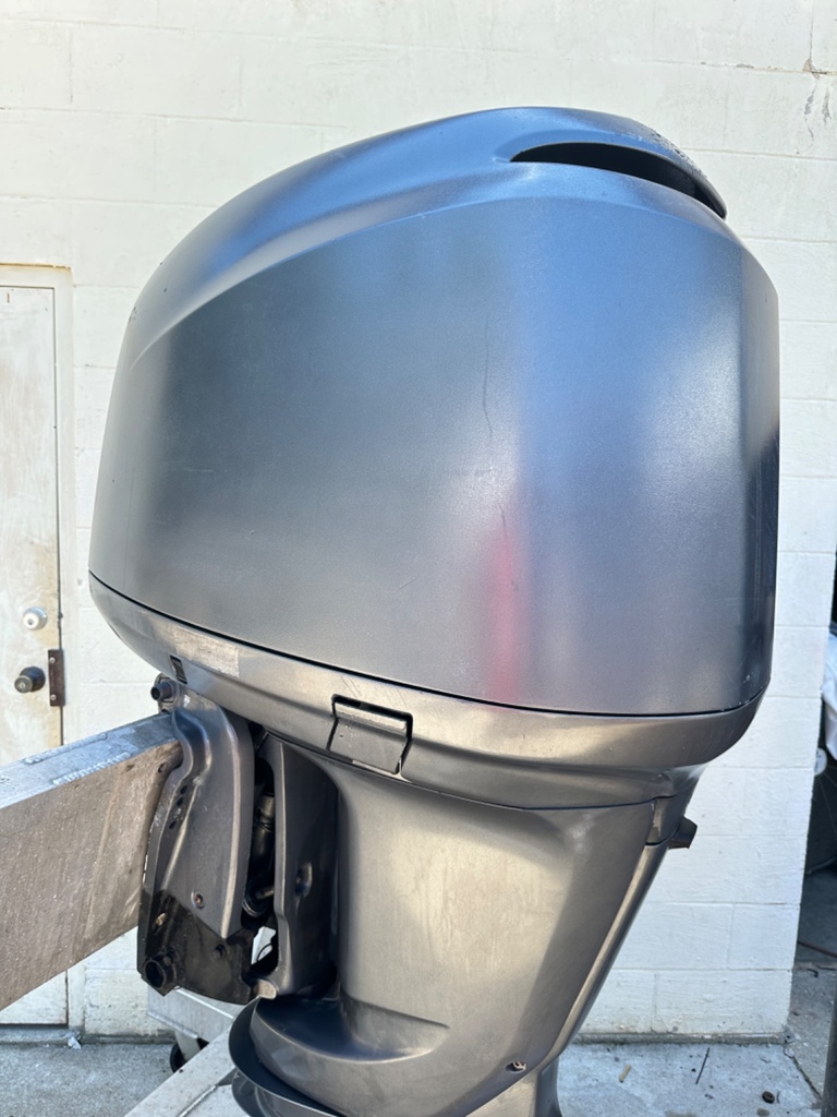 2004 Yamaha 200HP 4 Stroke Outboard Engine W/ 25" Shaft