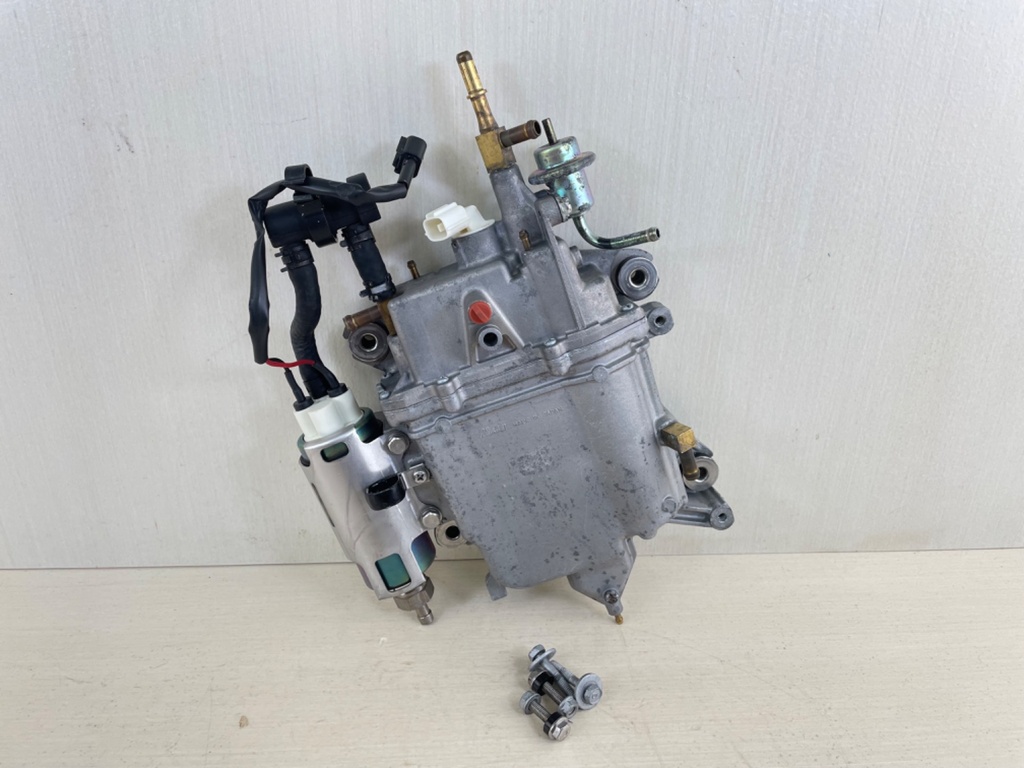 2008 Yamaha 250HP 4 Stroke Float Chamber Assembly VST Fuel 6P2-14180-04-00