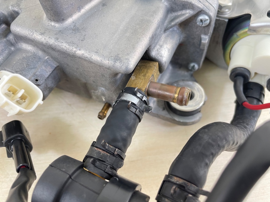 2008 Yamaha 250HP 4 Stroke Float Chamber Assembly VST Fuel 6P2-14180-04-00